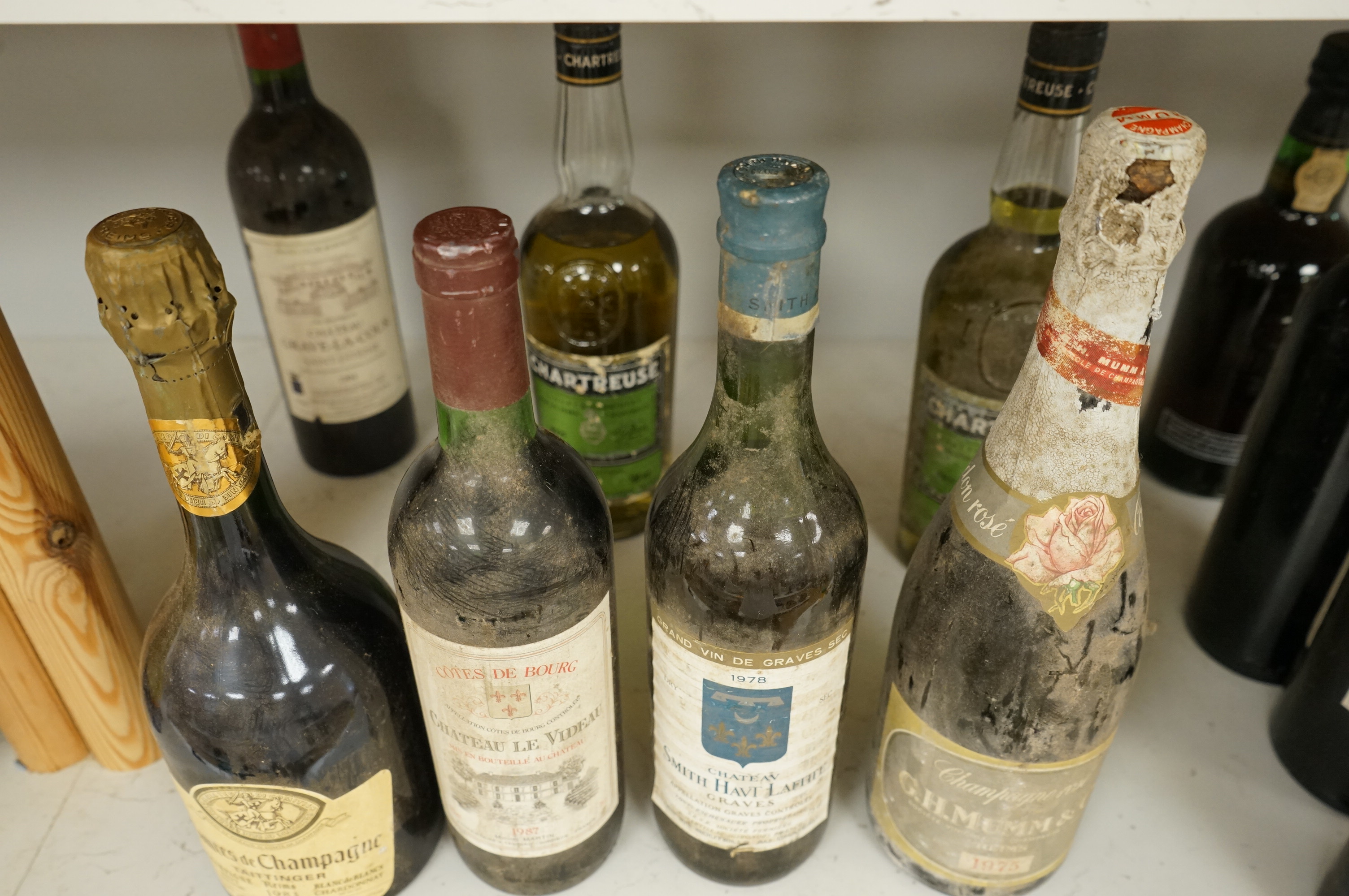 Eleven various bottles of port and wine to include; Cockburns 1997, Chateau Malescot St Exupéry Margaux, etc.